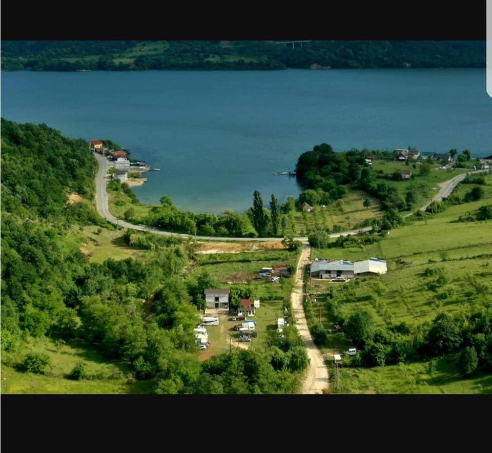 Camping in Clisura Dunarii Ieşelniţa Bagian luar foto